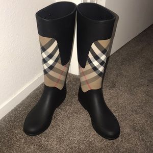 Burberry Celmence signature check  rain boot